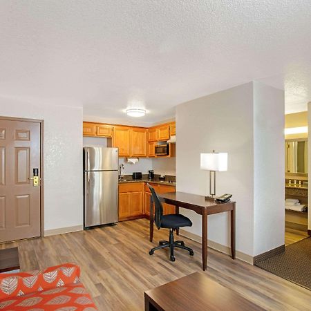 La Quinta By Wyndham Las Vegas Redrock/Summerlin Exterior photo