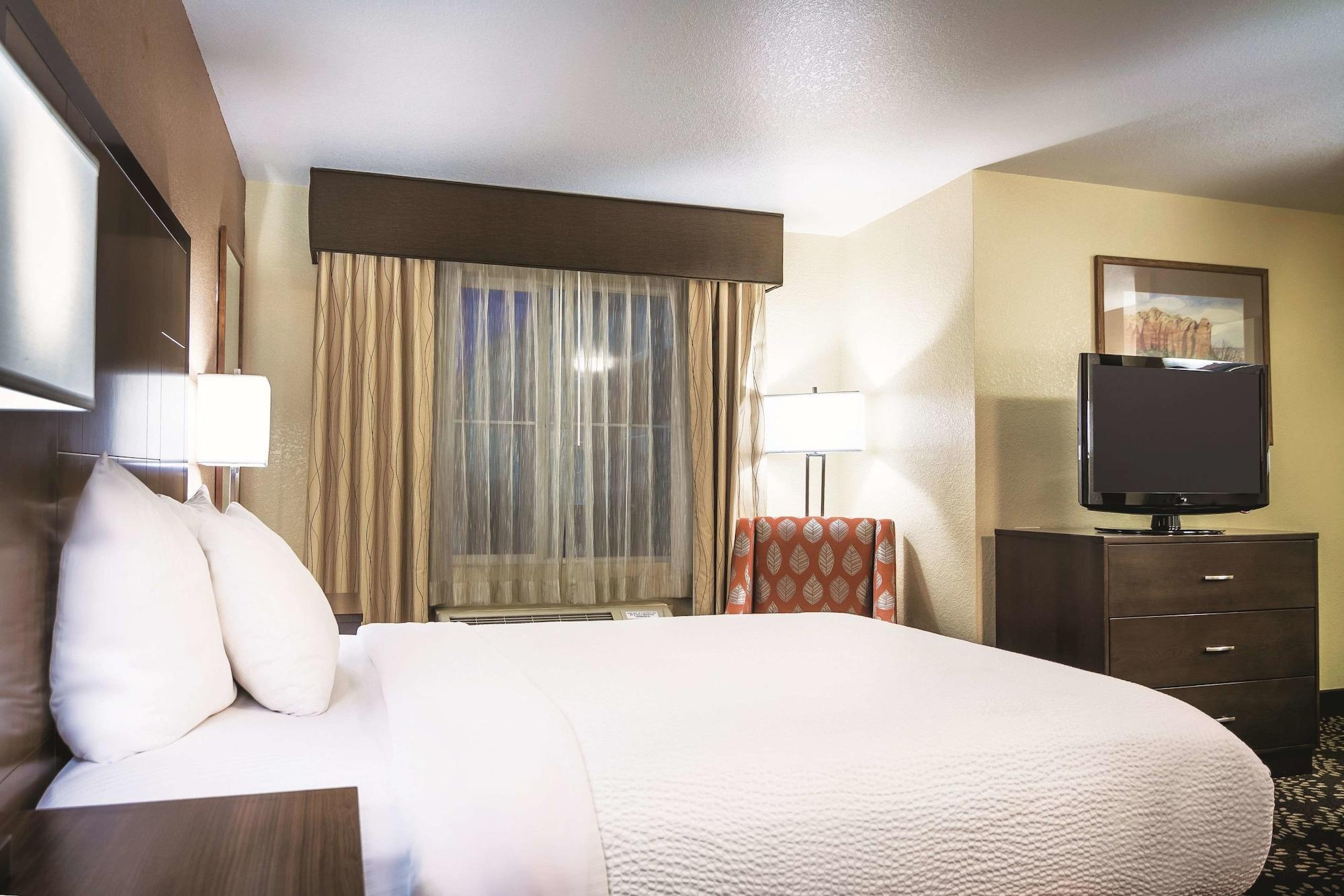 La Quinta By Wyndham Las Vegas Redrock/Summerlin Exterior photo