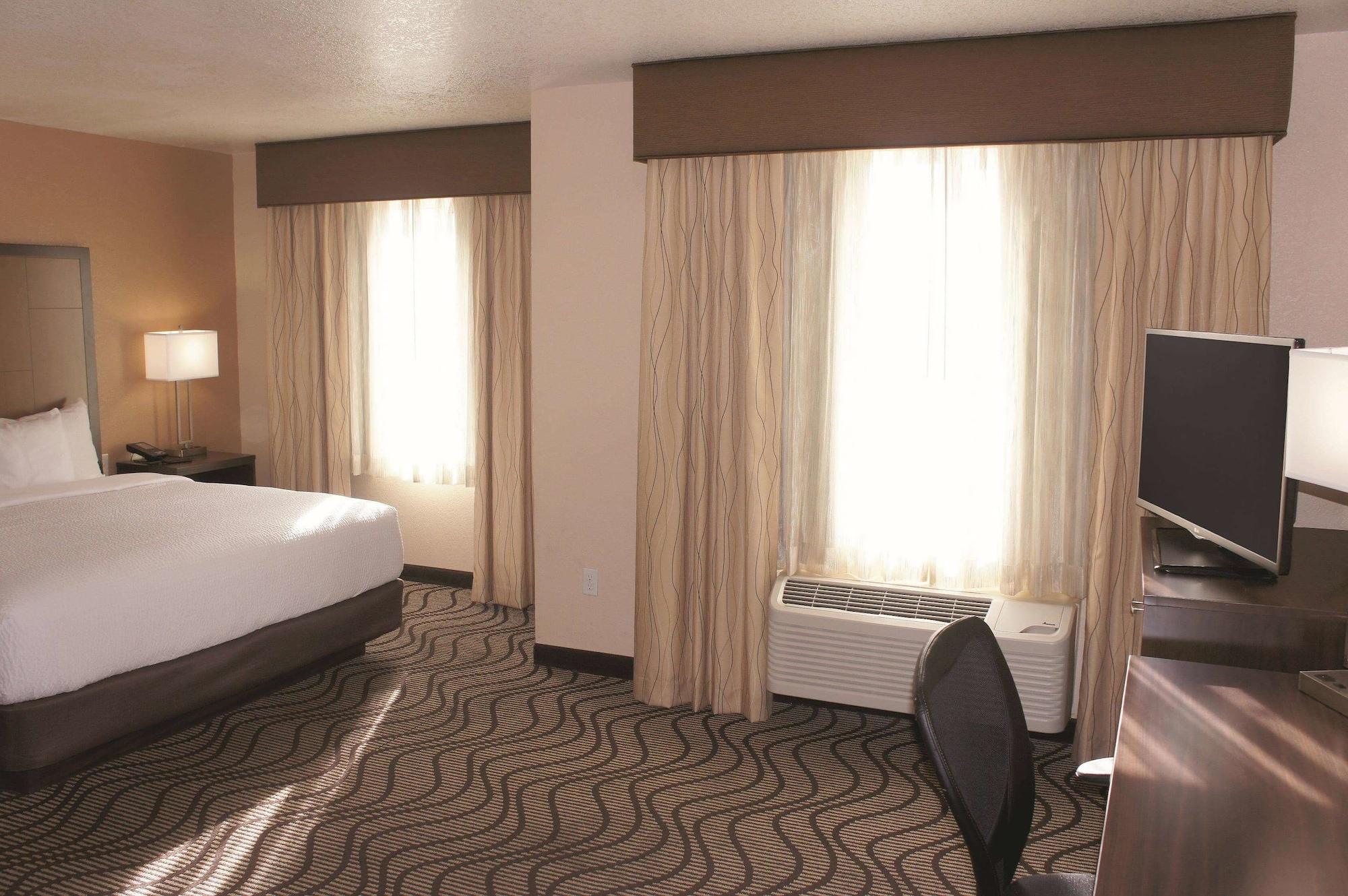 La Quinta By Wyndham Las Vegas Redrock/Summerlin Exterior photo