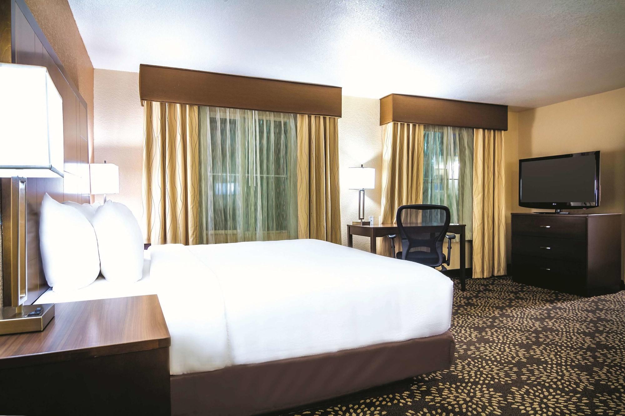 La Quinta By Wyndham Las Vegas Redrock/Summerlin Exterior photo