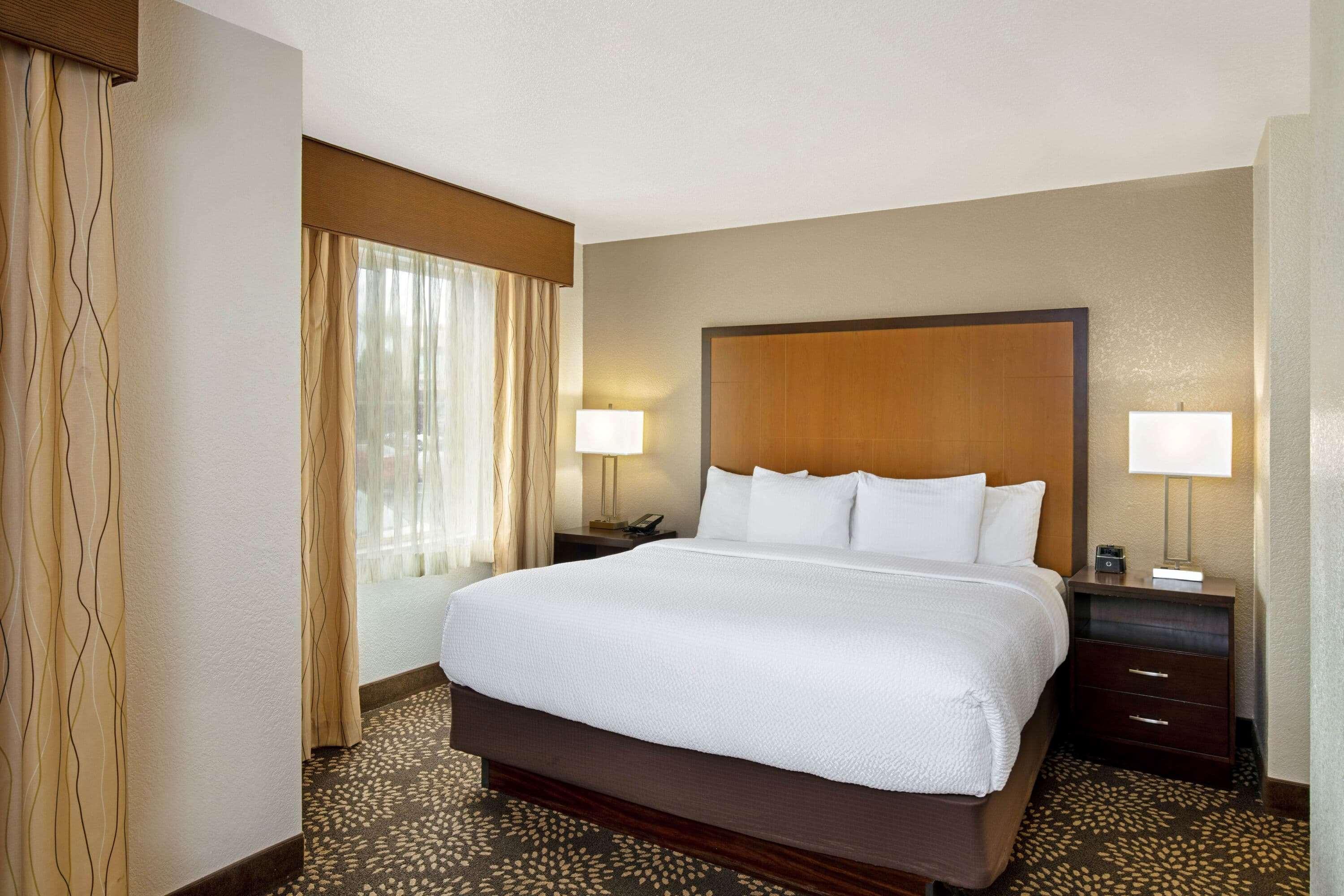La Quinta By Wyndham Las Vegas Redrock/Summerlin Exterior photo