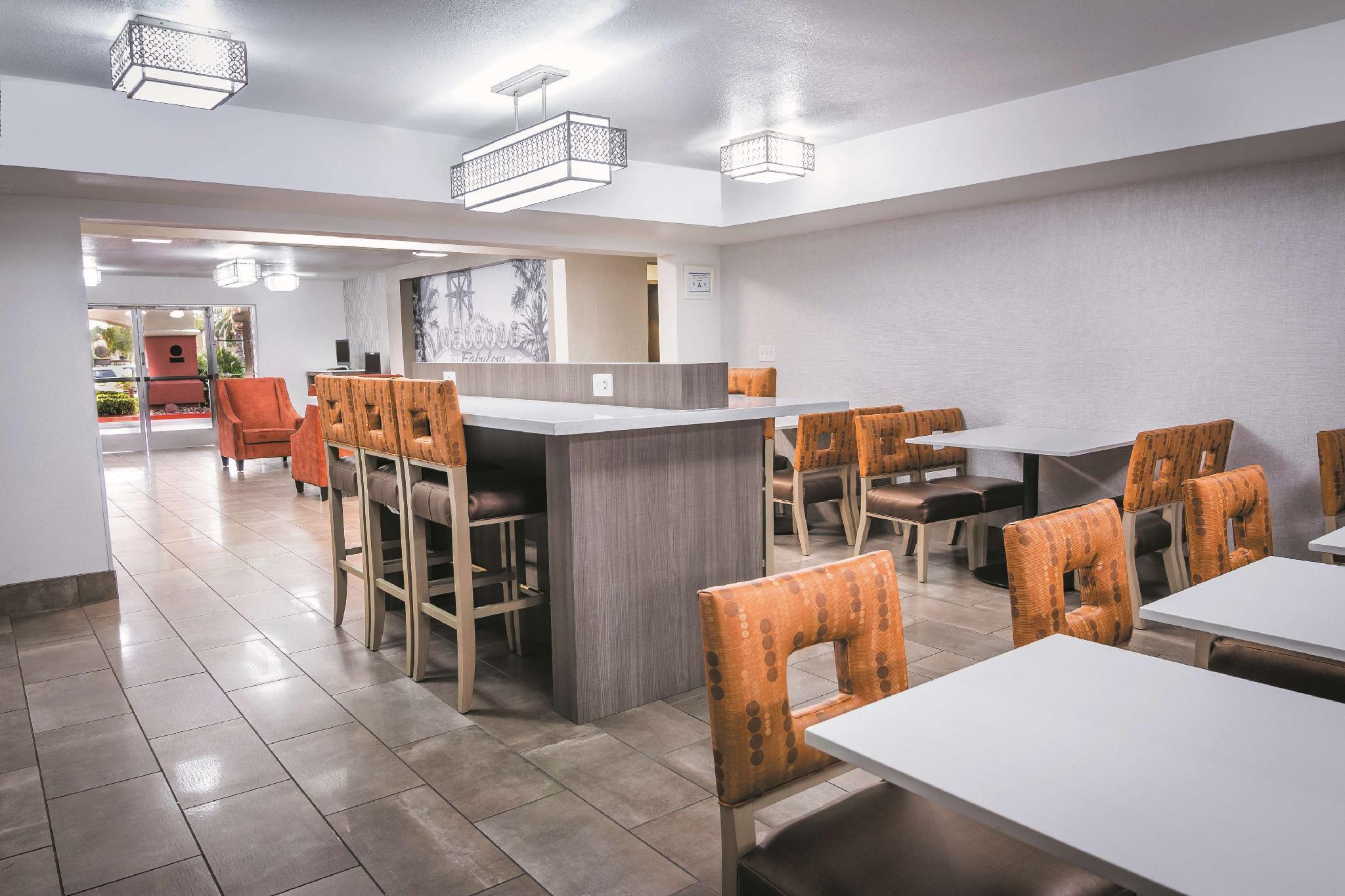 La Quinta By Wyndham Las Vegas Redrock/Summerlin Exterior photo