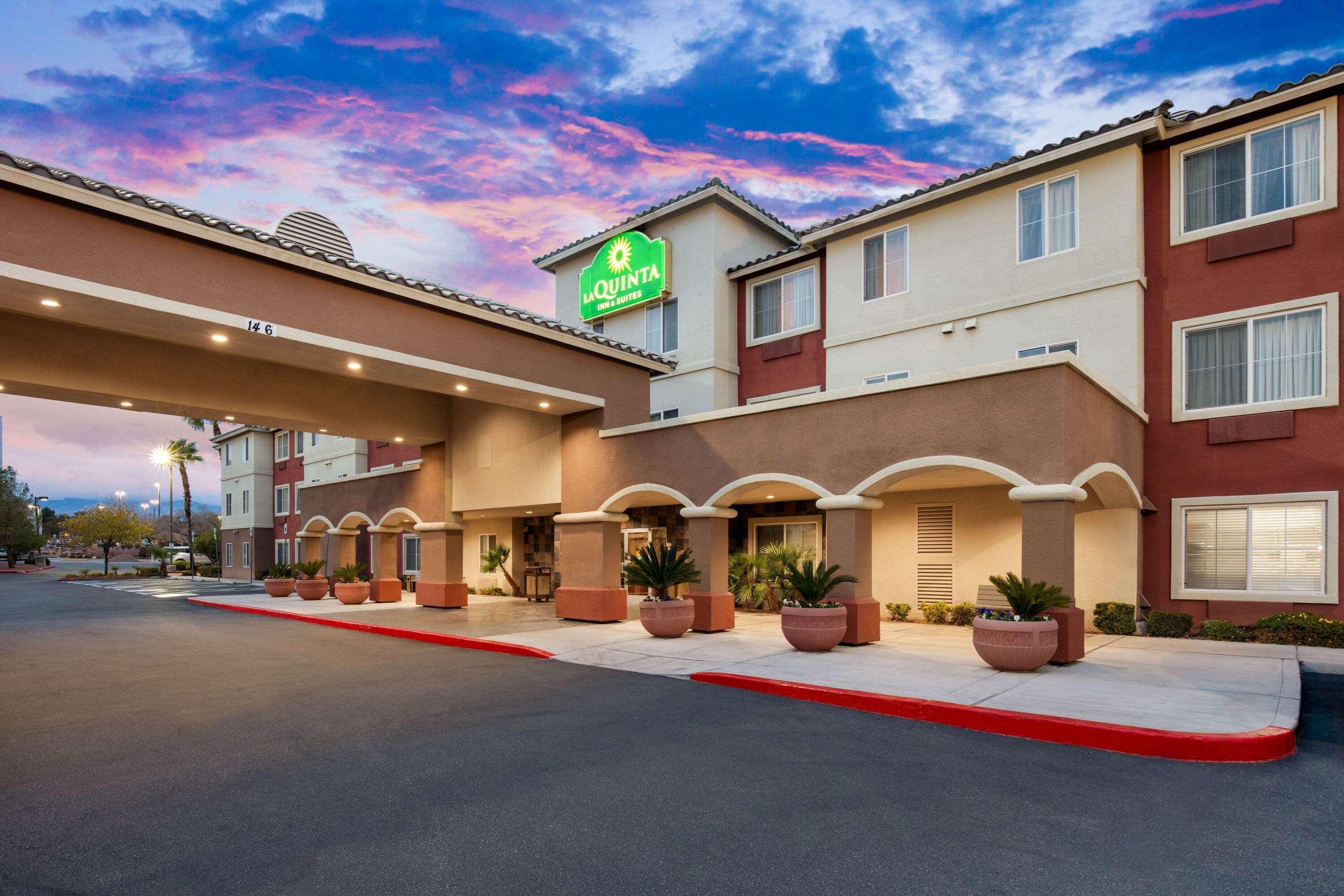 La Quinta By Wyndham Las Vegas Redrock/Summerlin Hotel Exterior photo