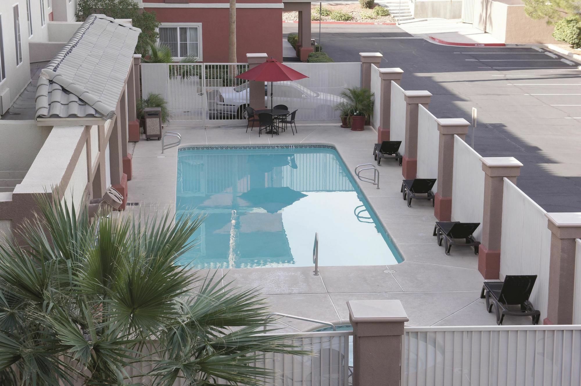 La Quinta By Wyndham Las Vegas Redrock/Summerlin Exterior photo