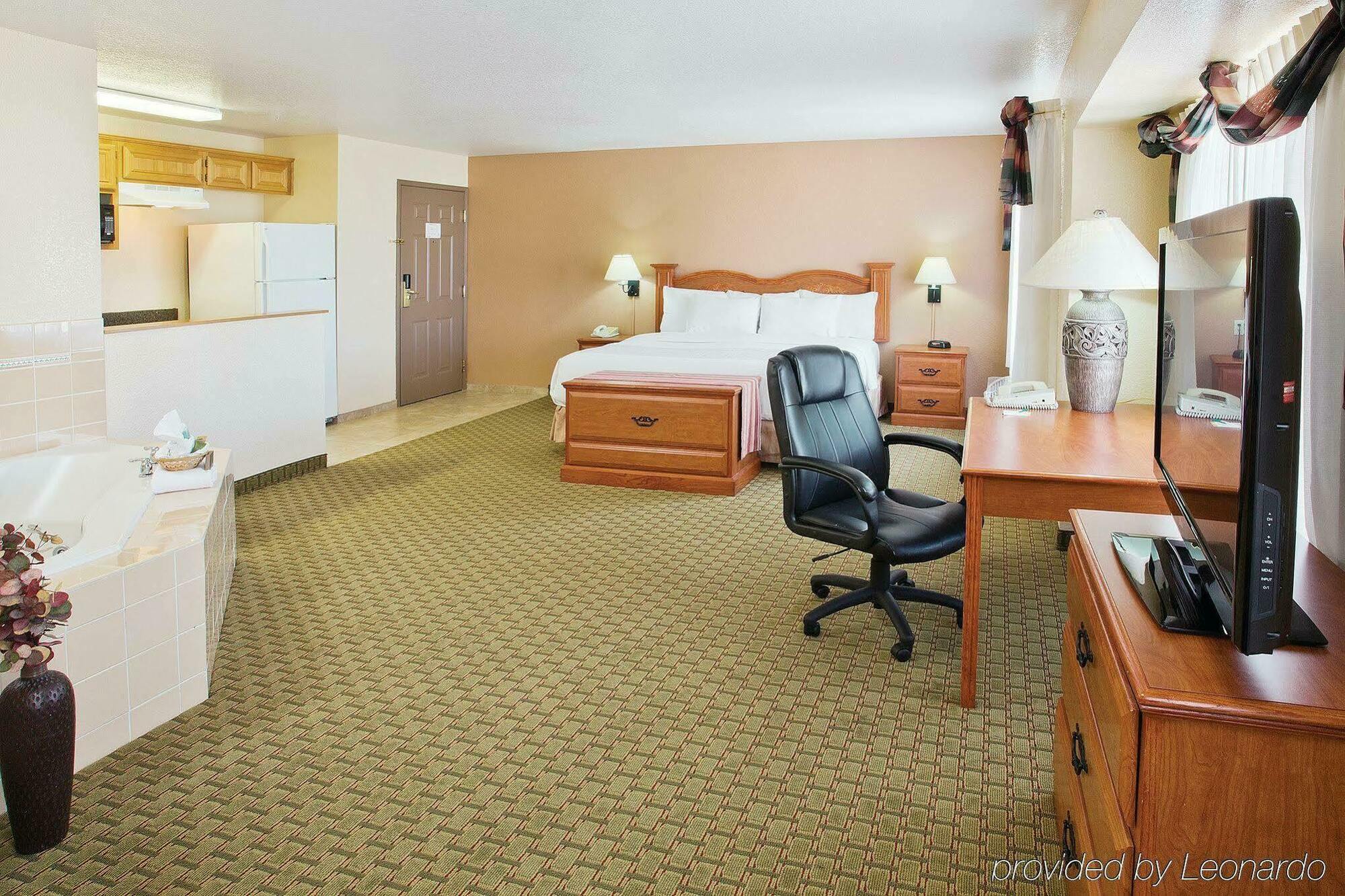 La Quinta By Wyndham Las Vegas Redrock/Summerlin Exterior photo