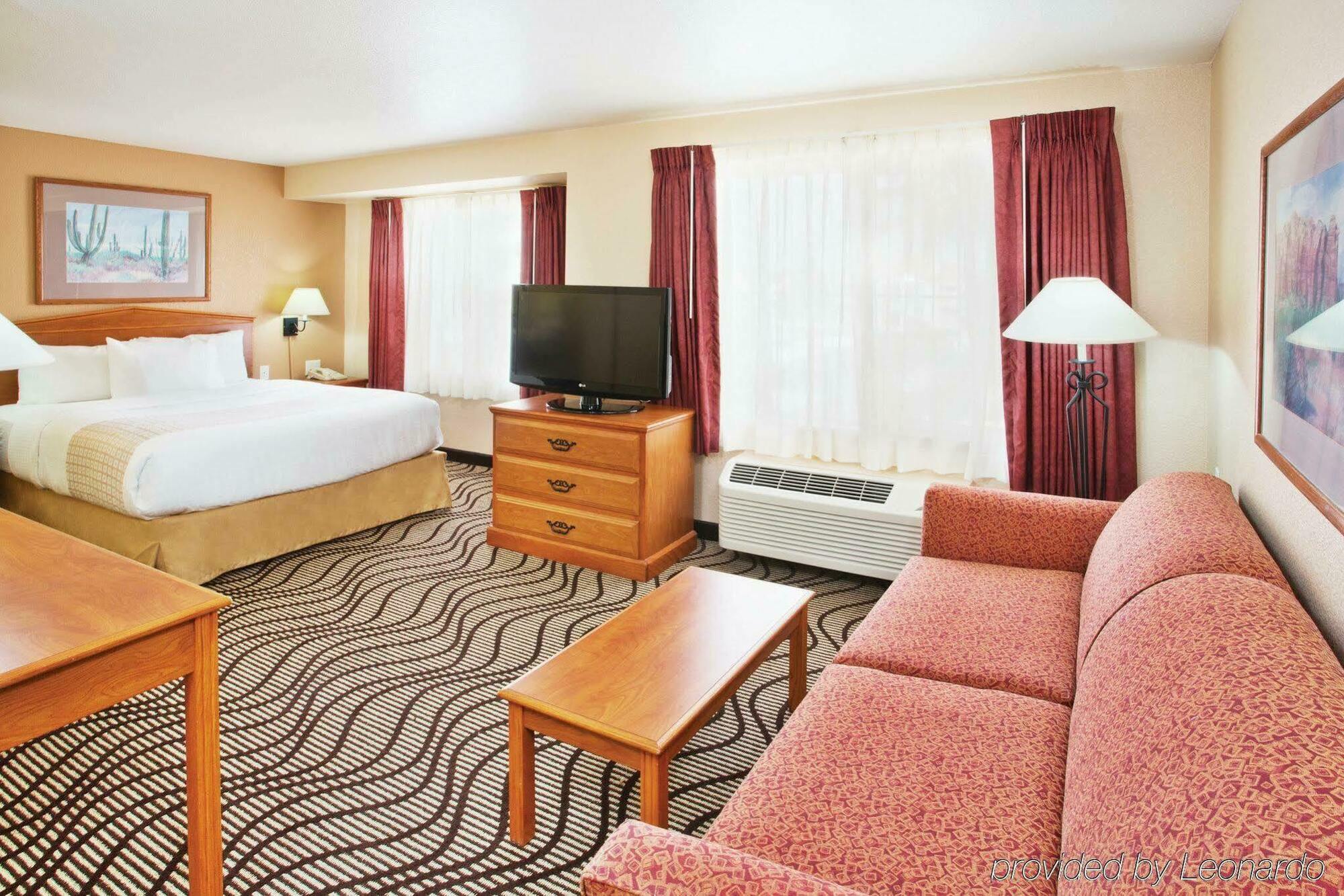 La Quinta By Wyndham Las Vegas Redrock/Summerlin Exterior photo